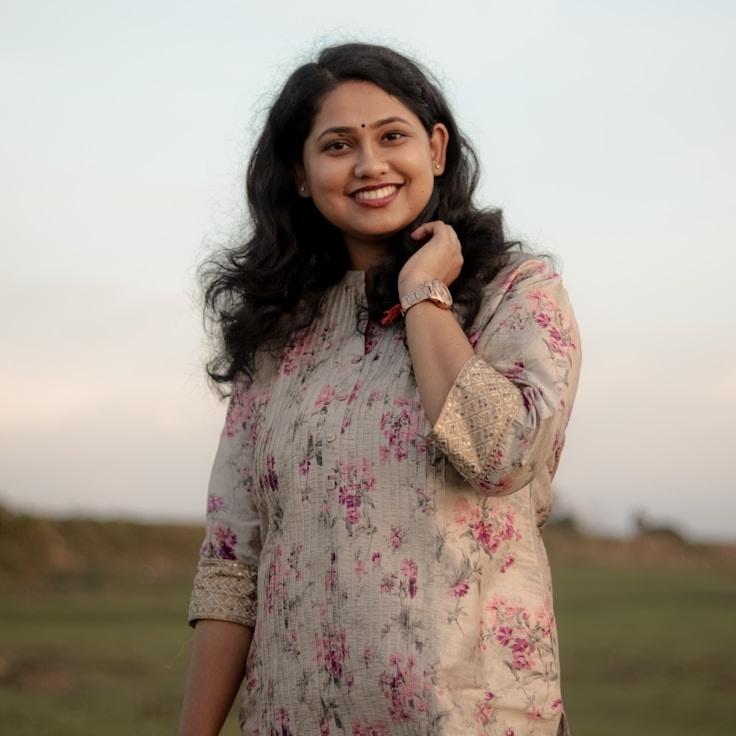 Jordan Lee, Director of Client Relations, discussing corporate gifting strategy with business clients